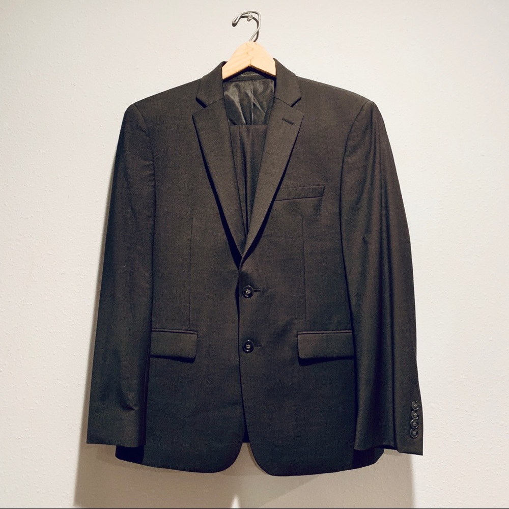 Hart Schaffer Marx Men’s Suit